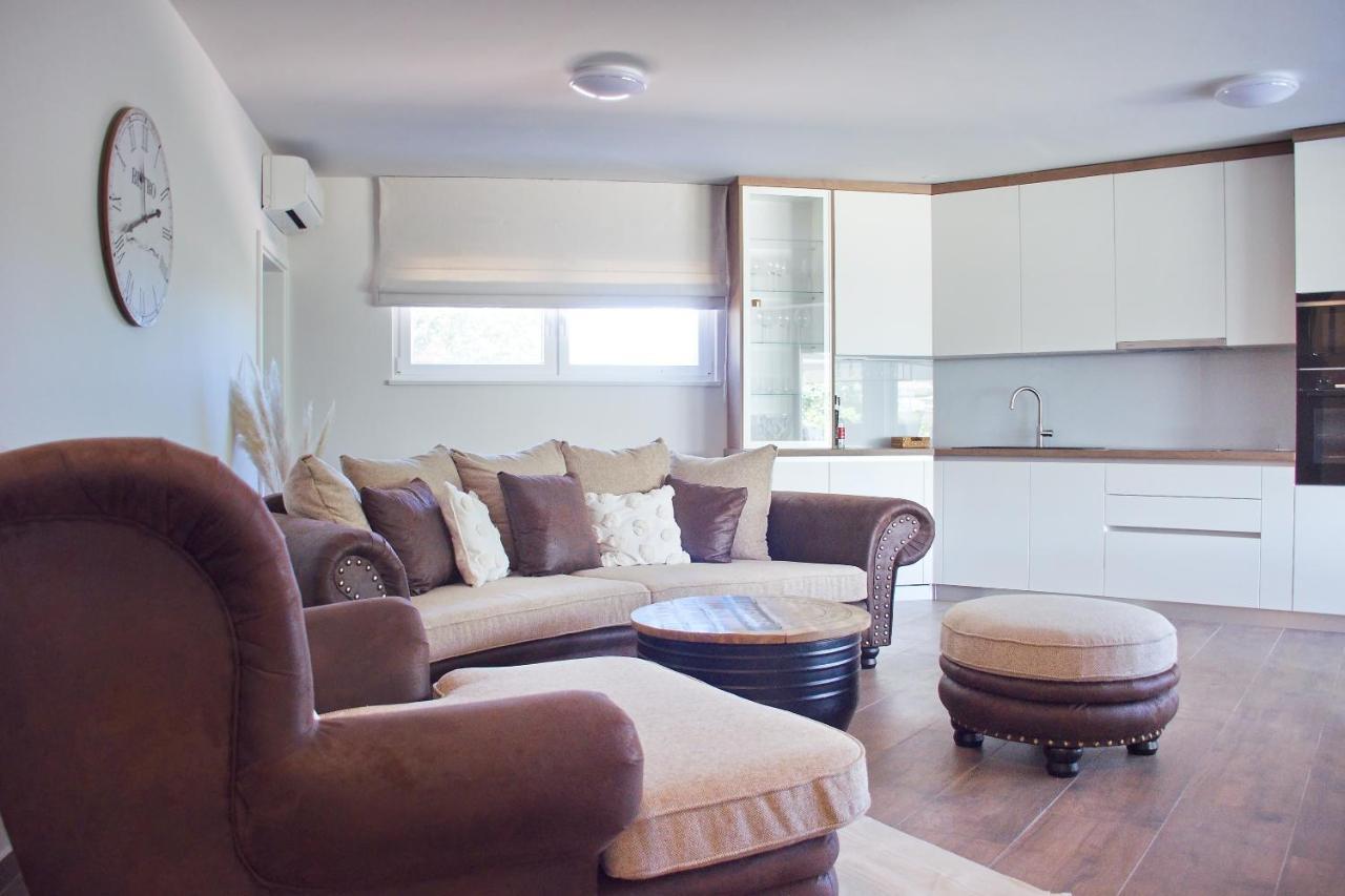 Apartment Retro & Fancy Lld *