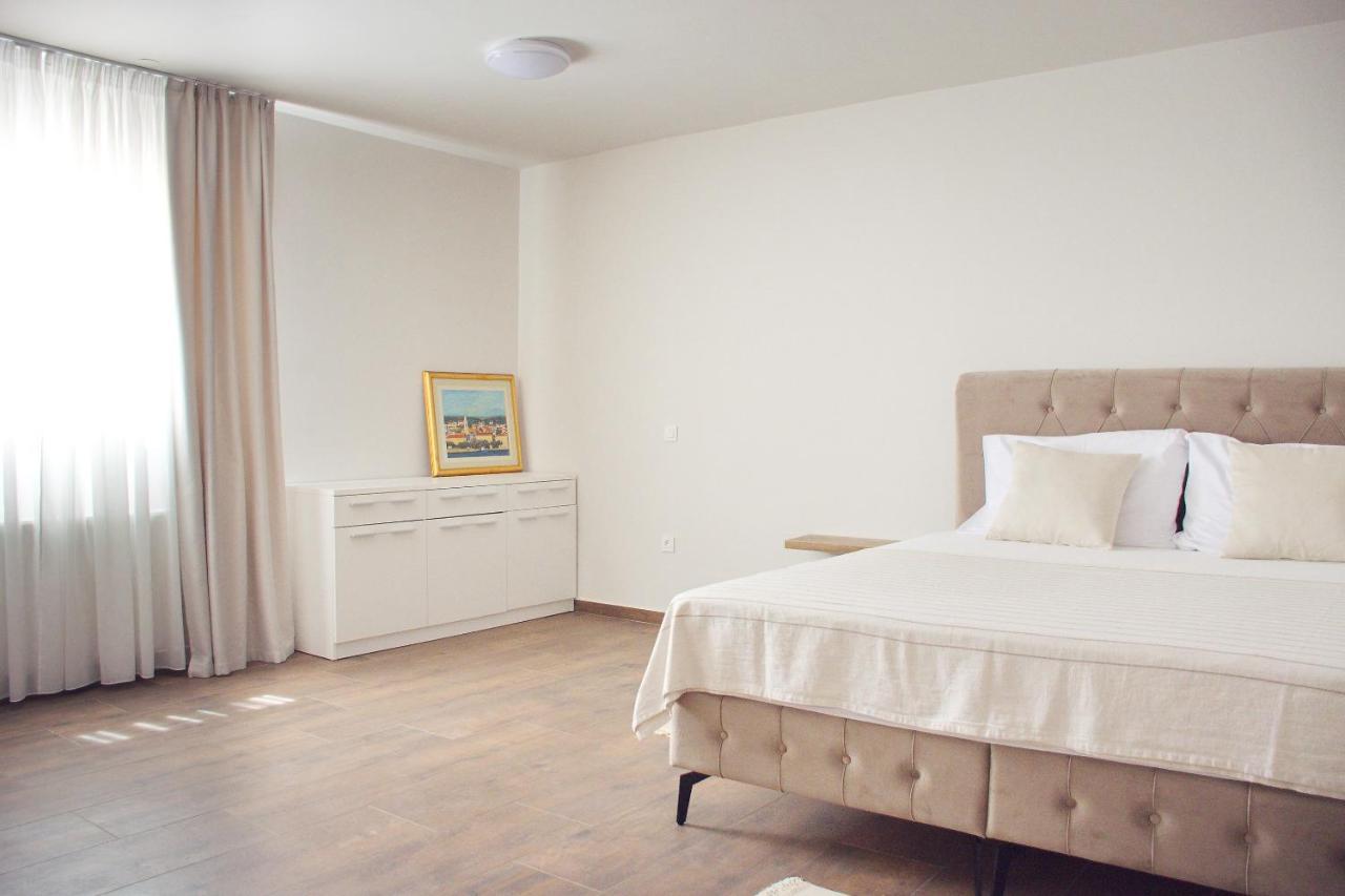 Apartment Retro & Fancy Lld