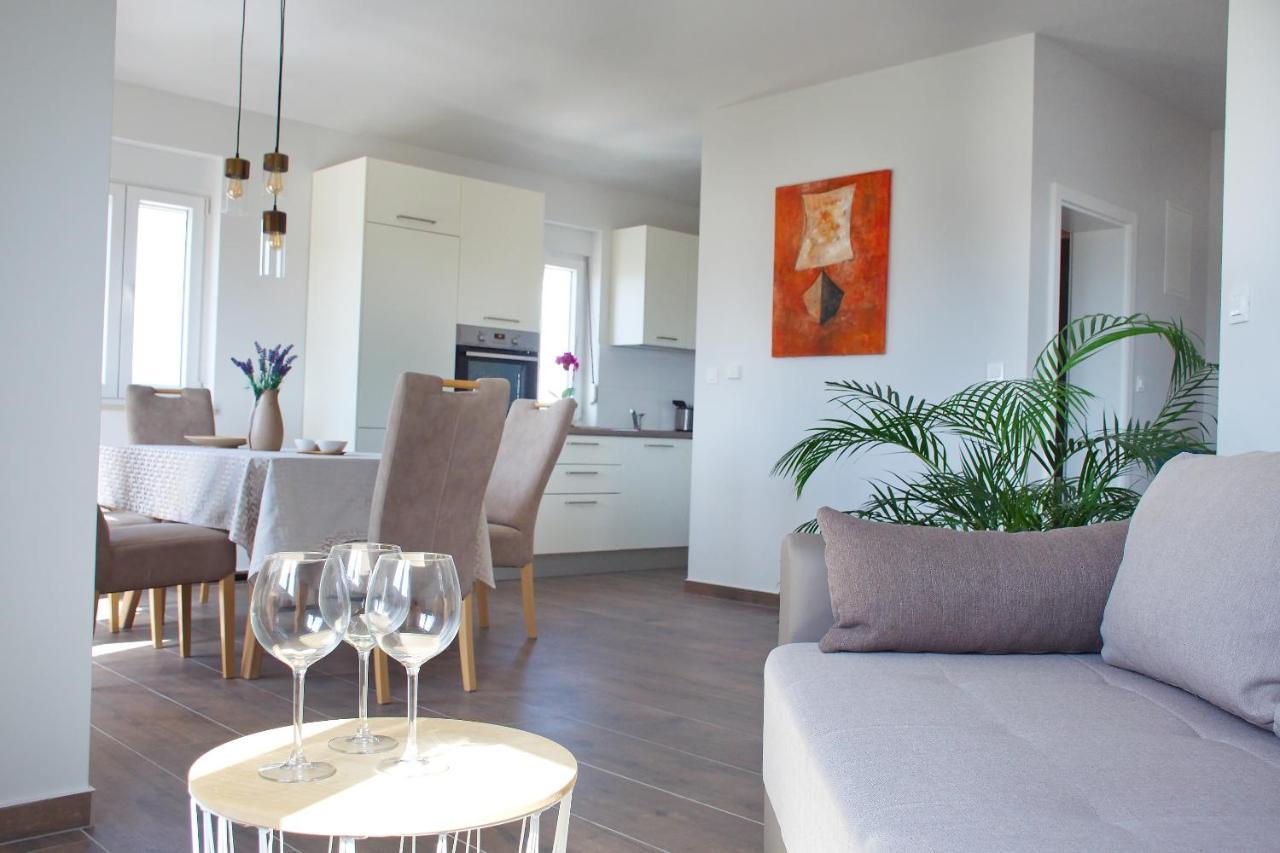 Retro & Fancy Lld Apartment