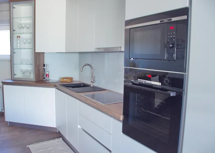 Retro & Fancy Apartments Lld